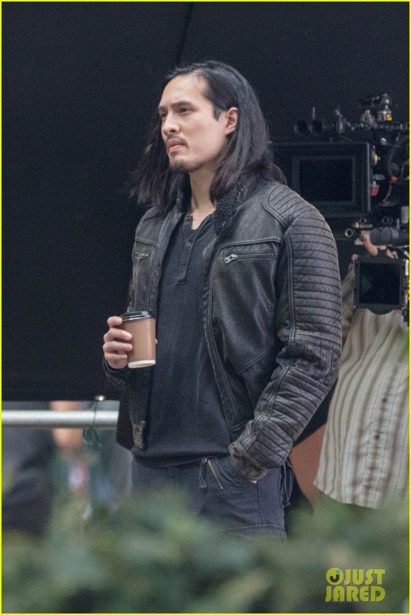 MovieSquadPR's tweet photo. #DesdeElSet: Nuevas imágenes del set de “The Falcon and The Winter Soldier” muestran el regreso de Sharon Carter (Emily VanCamp) y Batroc (Georges St. Pierre). Mientras se desconoce el personaje que interpretará Desmond Chiam. 🎬
Vía Just Jared https://t.co/vCyVYuTiNP
