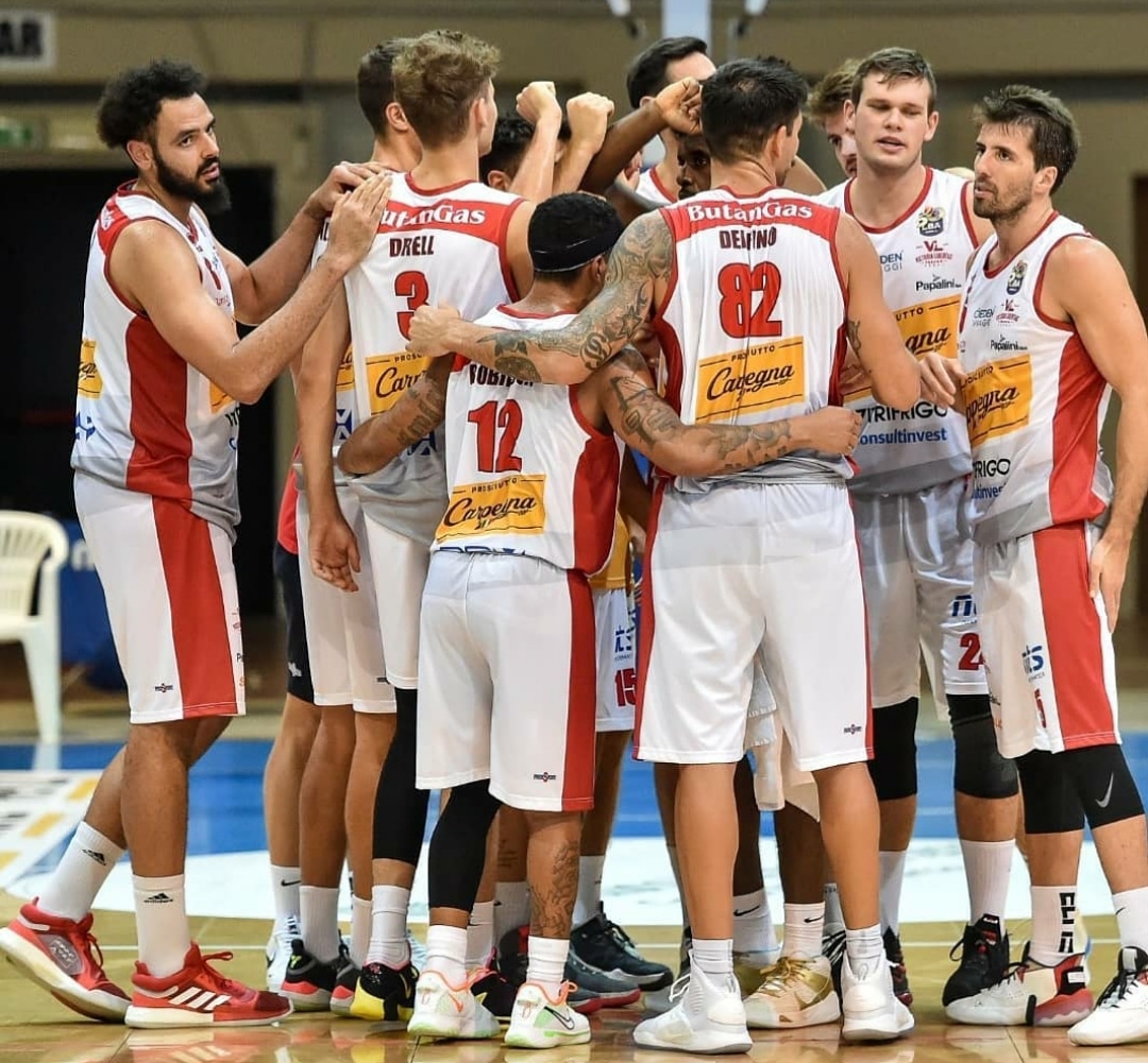 ClubTonucci's tweet photo. Right process.... Vuelle's Pesaro is growing up.⚪🔴💪 https://t.co/PcsyCqA7T5