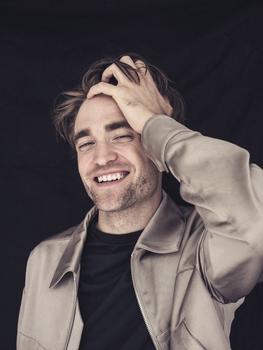 strkrhds's tweet photo. robert pattinson as otters: a thread https://t.co/vp8z5Uw2ln