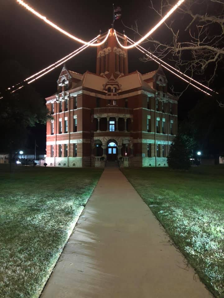 TexasCounties's tweet photo. Clear skies call for a great night in Giddings.
Our #virtualcourthousetour takes us to the Lee County Courthouse.
#TexasCourthouses https://t.co/zQQAa5CpbX