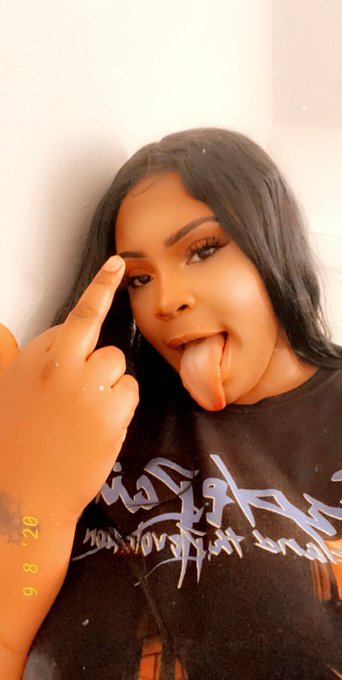 These other Goddesses can&rsquo;t fwm! Bow to me instead😛 https://t.co/Jzf0B1dR3x<a href="/tag/feet"class="tags"><span>#feet</span></a><a href="/tag/prettyfeet"class="tags"><span>#prettyfeet</span></a><a href="/tag/feetpics"class="tags"><span>#feetpics</span></a><a href="/tag/feetqueen"class="tags"><span>#feetqueen</span></a><a href="/tag/feets"class="tags"><span>#feets</span></a>