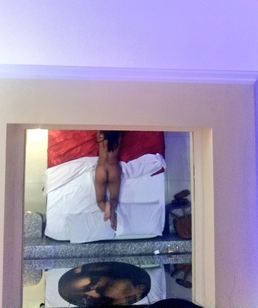 😈