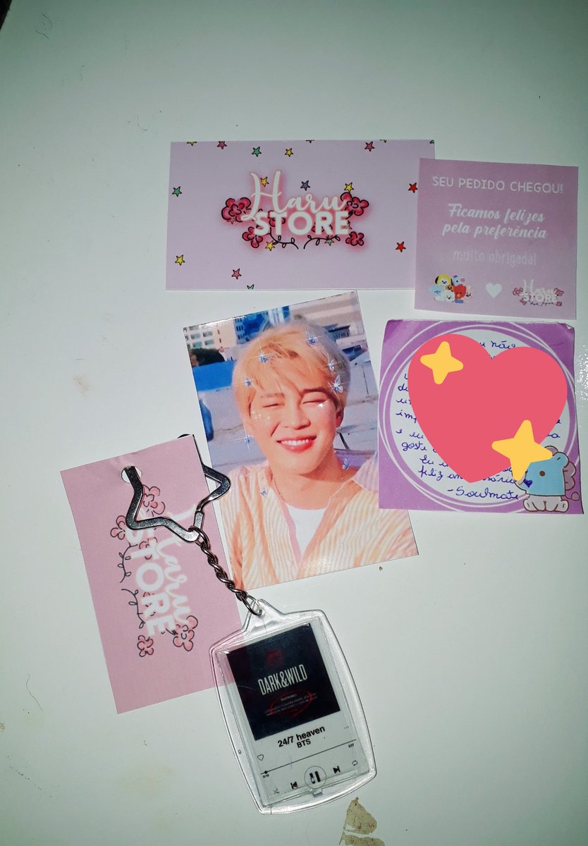 jiiminjjkk's tweet photo. minha soulmate me enviou um mimo de aniversário e eu tô muito soft :( eu só queria dar o mundo todo pra ela, saiba que eu te amo muito e você é tudo pra mim, o chaveiro com a minha música fav dos meninos ficou a coisa mais linda obg meu amor💜 @sopeysk.
e obrigada @haru_store💜 https://t.co/nouMMlHuyf