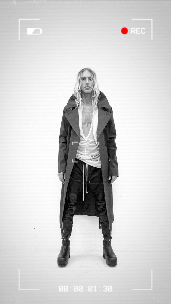 BLVCKthebrand's tweet photo. @RICKOWENSONLINE https://t.co/6o4LRAb9wT