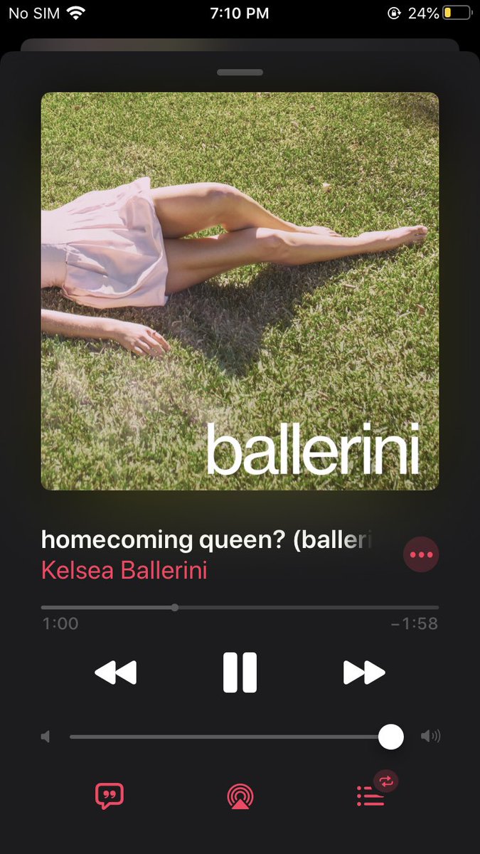 darkbars32's tweet image. @KelseaBallerini 
#HomecomingQueen? 
#1Stan