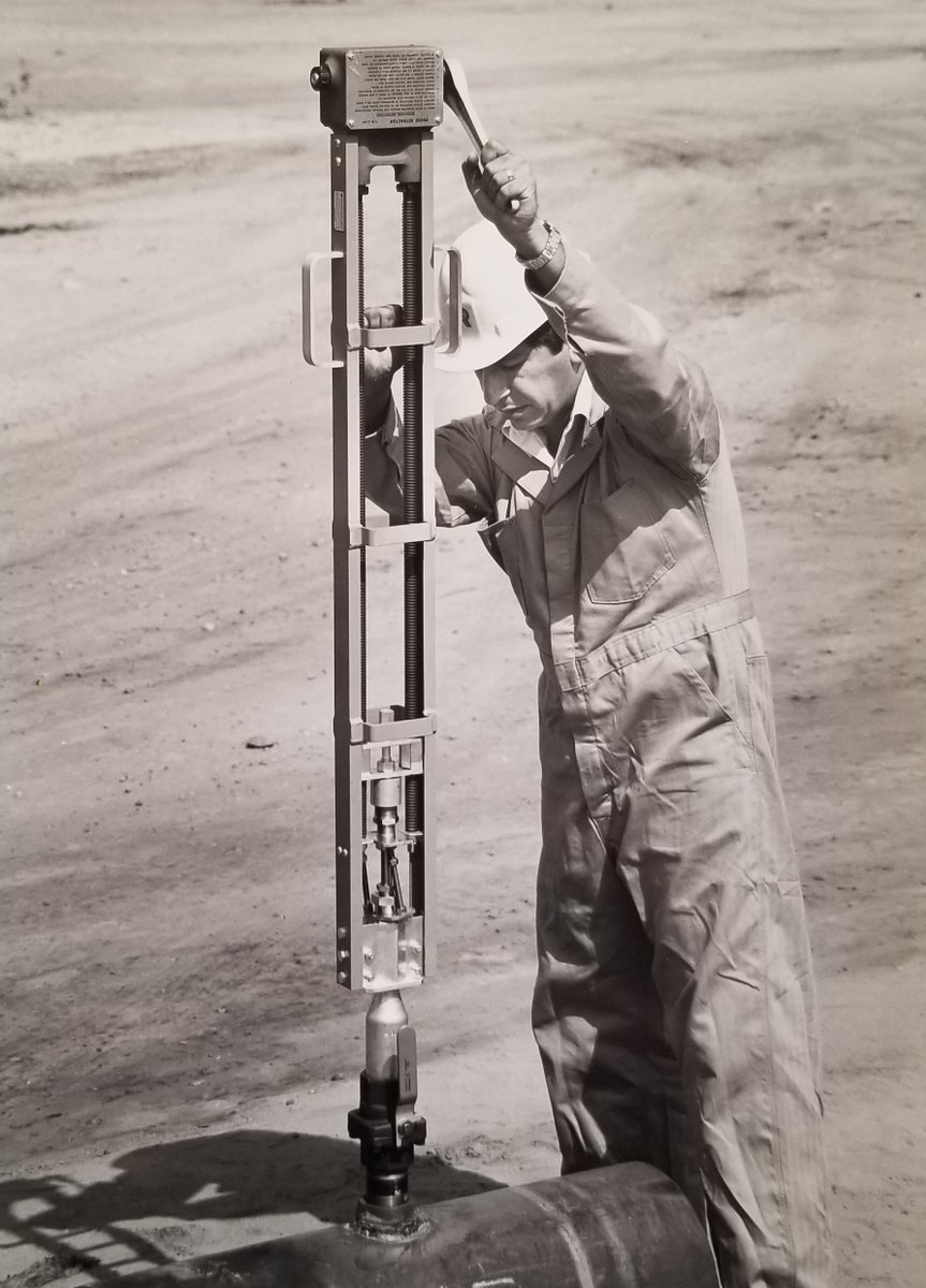 COSASCO's tweet photo. Can you identify the tools in this photo and what it is used for? #tbt #nostalgia #retro https://t.co/URGXbDgCwr