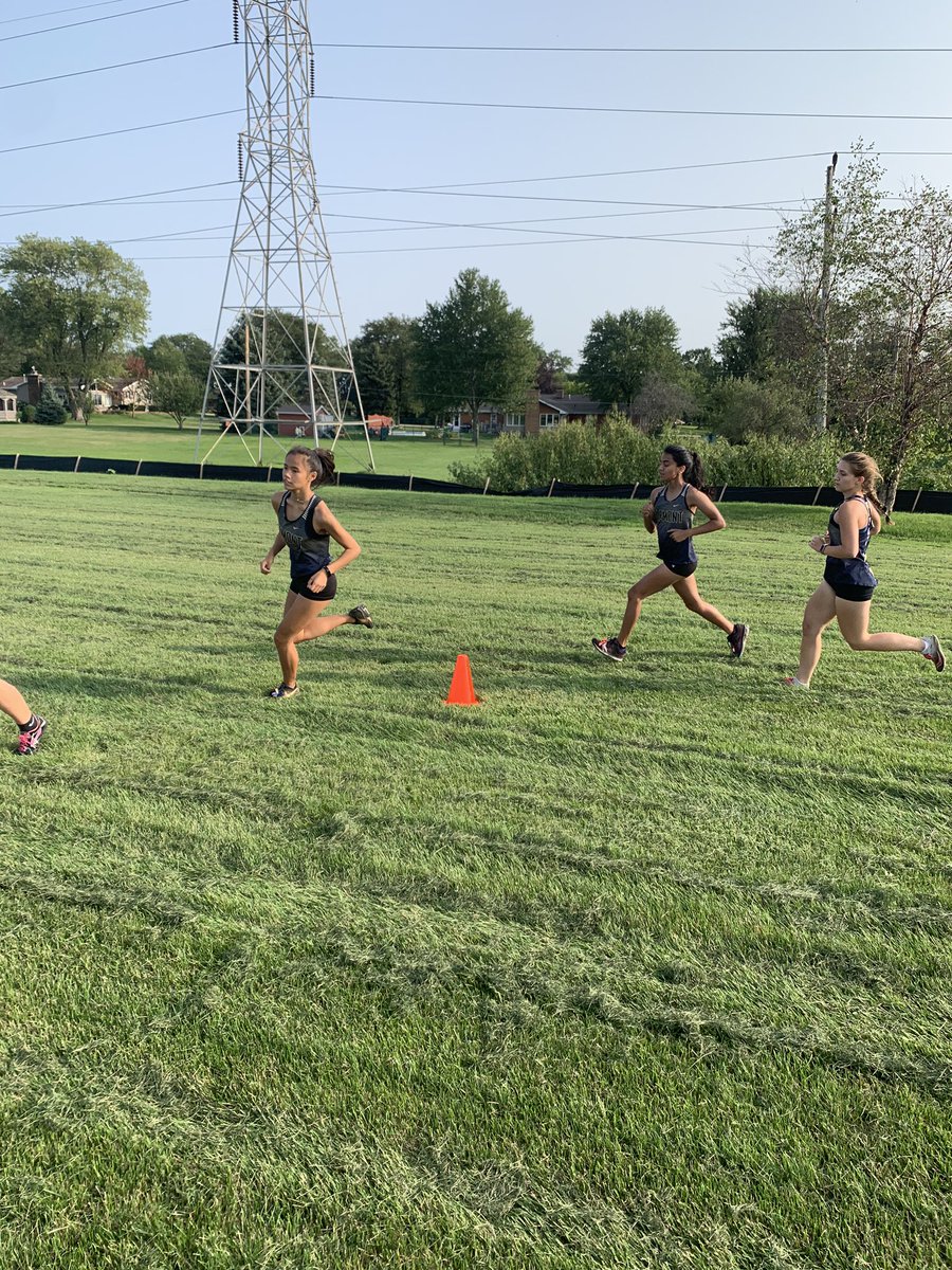 lhsgirlsxctf's tweet photo. Way to get out on the course and compete today! So proud of you!  #WeAreLemont #hardworkpaysoff https://t.co/YNpopfL0rS