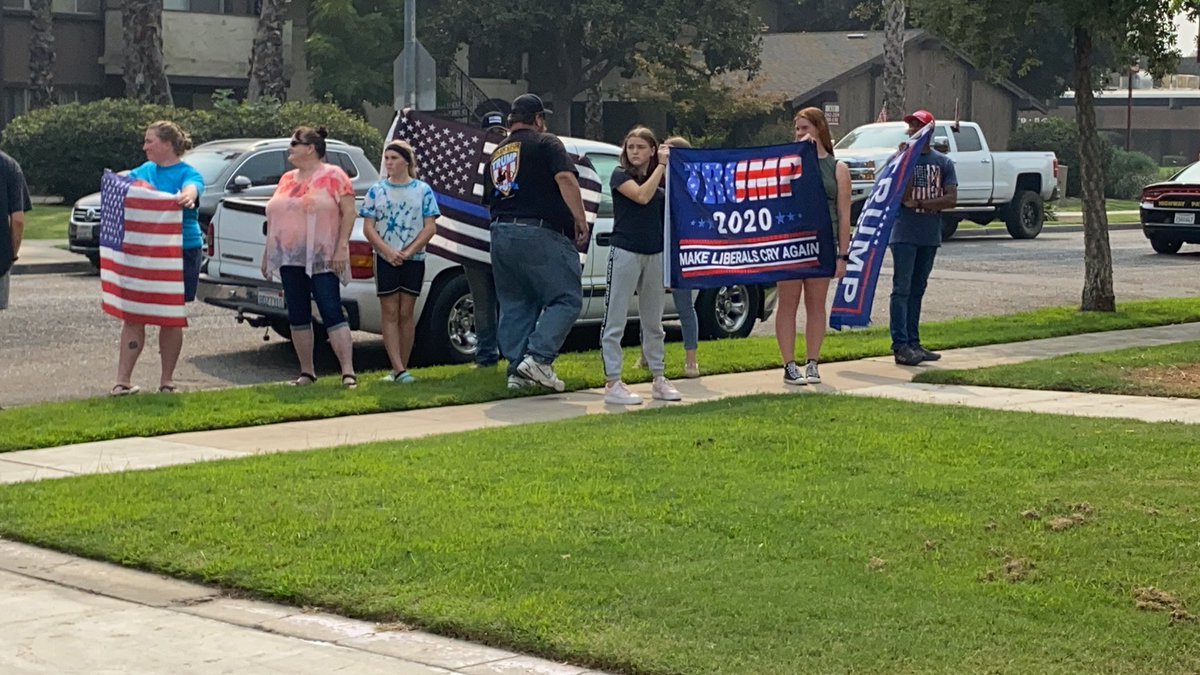 Multiple sighting of Trump supporters today at her events or alongside the road on the way there. Quite a few Harris supporters as wel