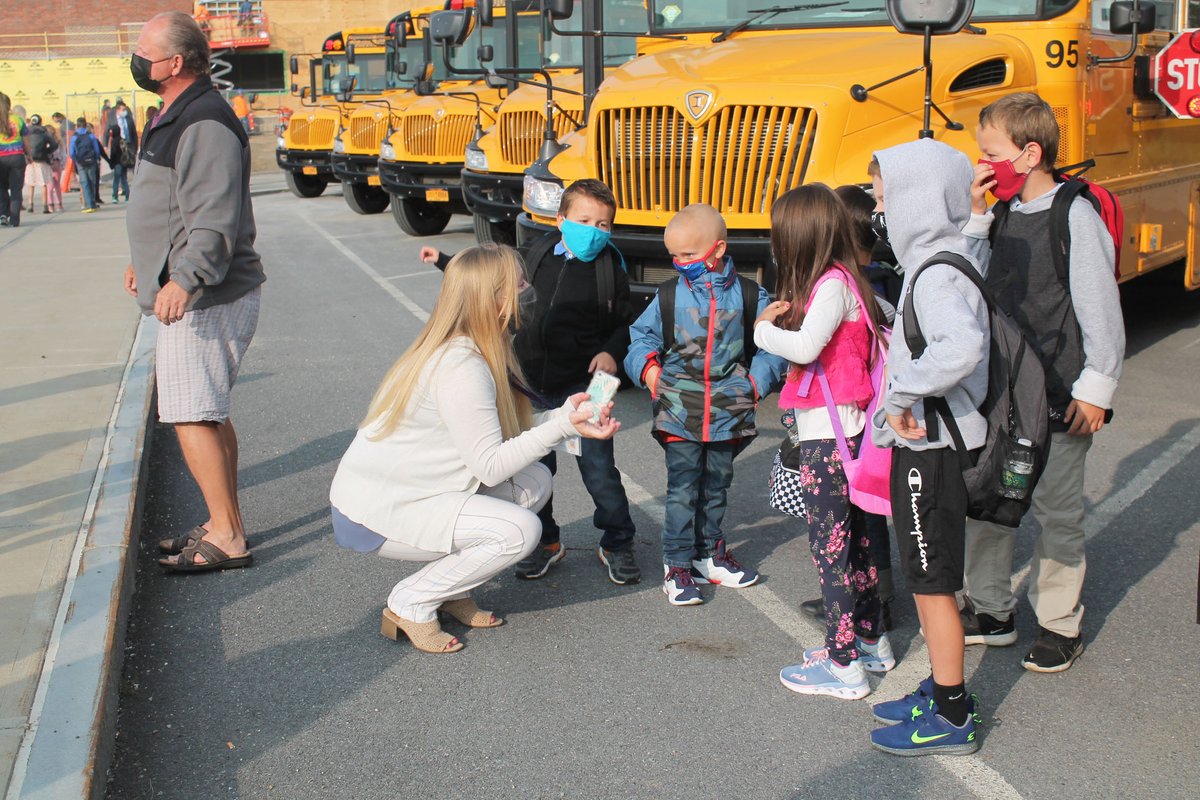 BPpatriots's tweet photo. Day #2 of the new school year is in the books! Submit Back-To-School photos to millert@bpcsd.org by 9/18. #WelcomeBackBP https://t.co/OBZY3nrCe4