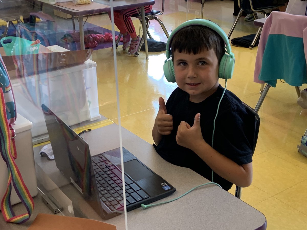 SSDITDEPT's tweet photo. These @souleschool Sharks worked hard to log into the Chromebooks all by themselves! Mrs. Chartrain loved the excitement from Miss Splagounias’ kinders! https://t.co/upomowLFr6