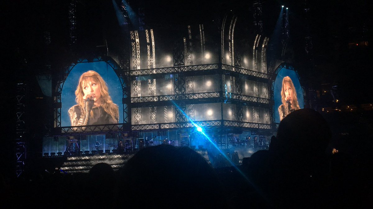 cutievmk's tweet photo. happy two years of #reptourindy 🖤🐍
- @theskyisgold13 @tnymtgng https://t.co/Q7eXG28qY0