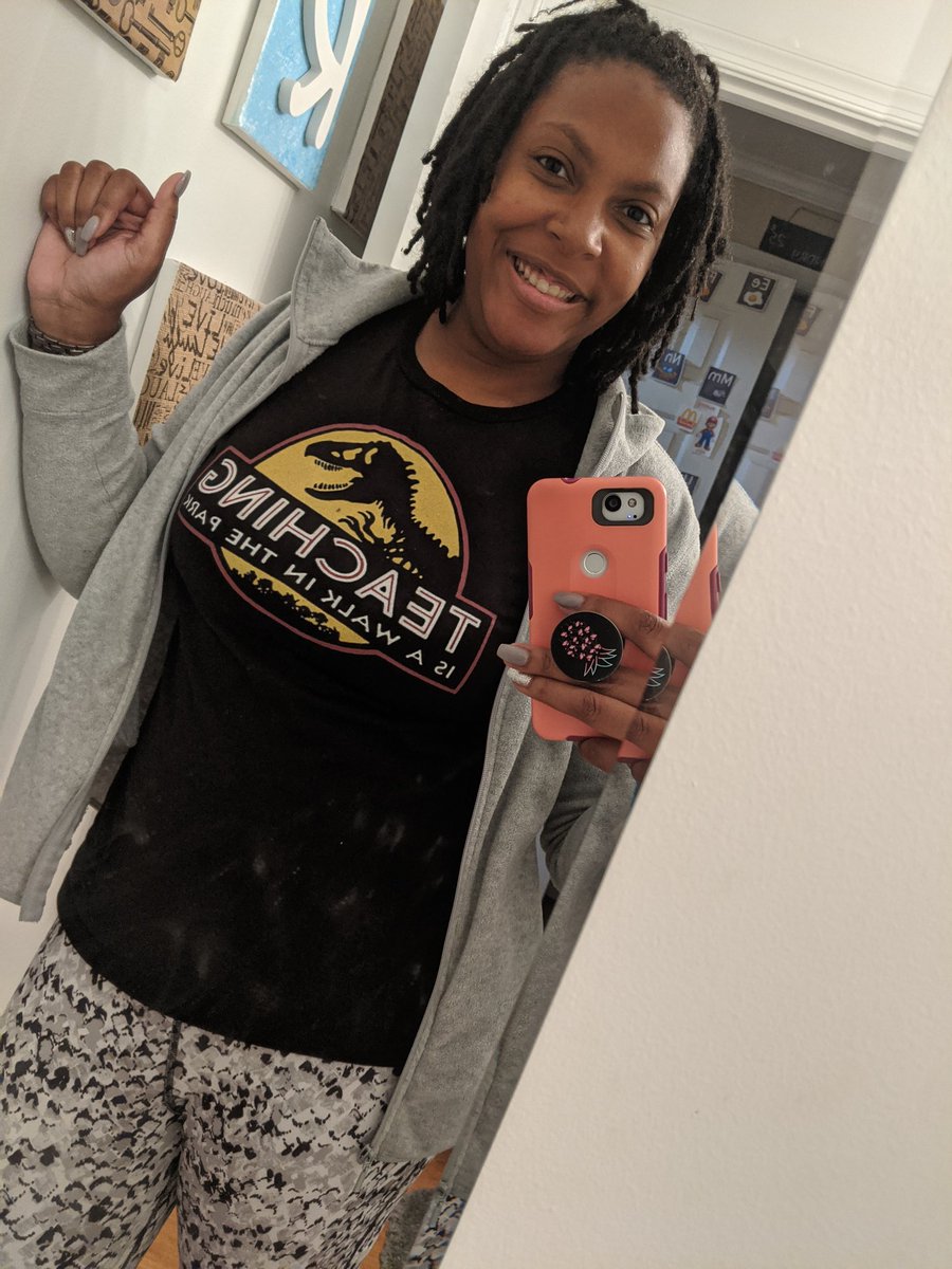 Mrs_Ray_007's tweet photo. 🦖The Shirt Says It All!🦖
Virtual teaching is no joke... But I'm enjoying it! It's so much more work, and my back is not happy with me for sitting in a chair all day... But I like it! I honestly can't complain! 
#quaranteaching2020 #virtualteaching2020 #nnpsproud https://t.co/VpBMetHBcn