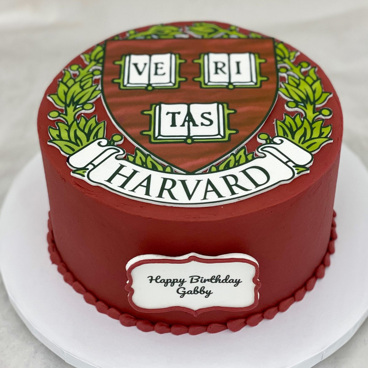 AllThingsCakeOK's tweet photo. A little birthday cake reminder of your goal to go to Harvard. 
 Happy Birthday, Gabby!  
You go girl! https://t.co/8finPhseOS