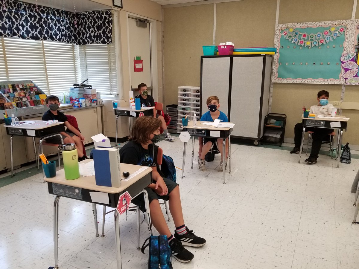 mrspoff5's tweet photo. Looks like we have our winner! What a fun challenge!! @SachemSchools @GrundyAve https://t.co/S4MQ1Aempy