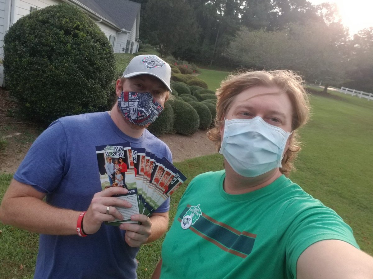 Matt_Caz's tweet photo. Socially distanced canvassing for our next Congresswoman for the Upstate, @KimForSC !
Great conversations and over 100 doors knocked. #FlipTheFourth
#KimPossible #BlueWave2020 
@gvldem @demgvl @spartanburgDem https://t.co/9tSDFkBsCm
