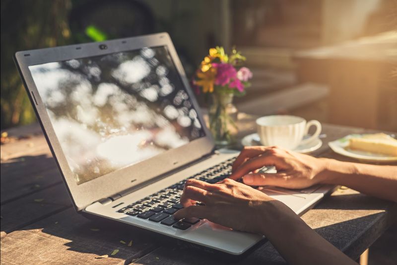 GrovelandHotel's tweet photo. Save 30% and Work From Anywhere Special! - https://t.co/CdaBTGotrb https://t.co/yyWsIJBwET