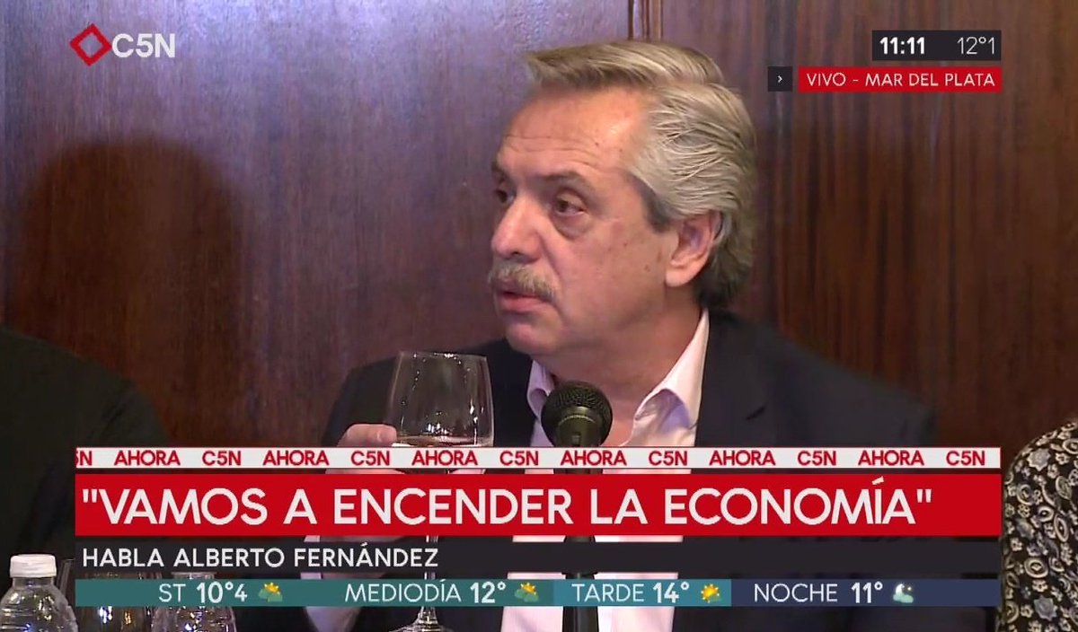 Jesuus_Calderon's tweet photo. Lo gracioso? Que le pusieron un nuevo impuesto del 35% (Además del 30% que ya tenía por el impuesto país).

Gran momento para recordar esto https://t.co/chHbeKNvTw