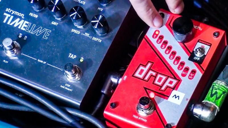 DigitalTourBus's tweet photo. .@blessthefall’s Eric Lambert shows off all of the guitar gear that he uses onstage! Watch the video at https://t.co/z707fATDxH

#blessthefall #ericlambert #digitaltourbus #gearmasters #guitarist #metalguitarist #guitargear #guitar #metalcore #musicianlife https://t.co/q1BlqoyNIv