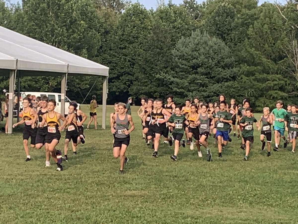 Bulldogs_BMS's tweet photo. Great job @batchelorms boys and girls XC Teams tonight against Tri North! https://t.co/k45q2MTq1J