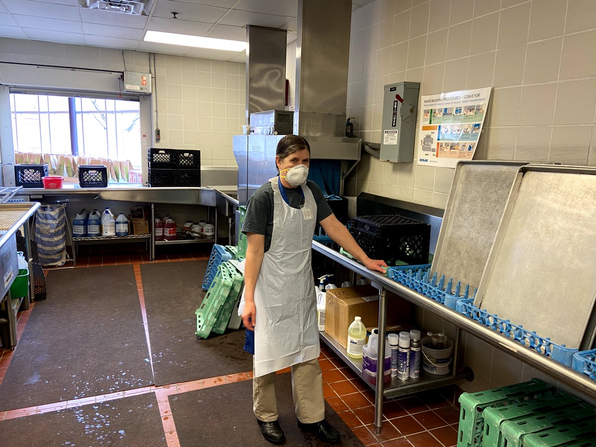 ISD191's tweet photo. Beginning TODAY, Sept. 16, free meals for children ages 1-18 will be distributed at @eagleridge191, @NicolletMS191 &amp; @RahnElem191 between 11 a.m.  &amp; 1:30 p.m on Wednesdays. Meals are packed for 1/3/5 days, depending on your child's distance learning days. https://t.co/wzjyjP7Mp7 https://t.co/ot6CKSAvhs