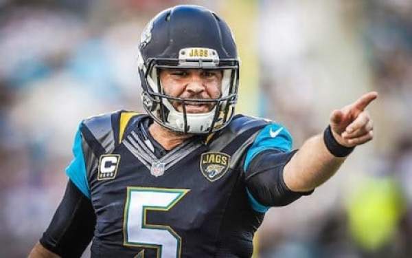 BlakeBortlesUCF's tweet photo. Week 1 is for the talking heads and the rookies. I'm a mid-season magic-man. A late-season lothario. A playoff plenipotentiary.
All I'm saying is: My line is open, GMs.
Don't Bortle this up, Owners. Wait... Yes, Bortle this up.
#SignOnTheDottedLine #BortlesToTheFuture https://t.co/Aq95PKRbGk