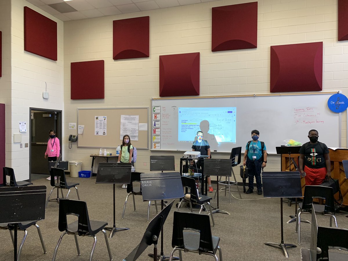 drcookbrass's tweet photo. Dismissal distance!! Who says you can’t “go the distance” and still have fun?!  #WayToGo #CryarWay #ChallengeAccepted @CryarCats #ProudBandTeacher https://t.co/PnTNnHQwhP