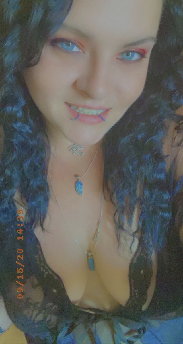 RedDevilDoll35's tweet photo. 🧨 Subscribe to me- https://t.co/o5X52tHfb0
 
🎁 Spoil me - https://t.co/6fNjO20b3G

💸 Pay me: HannaBlue1984 https://t.co/ZZhfj4w6mq