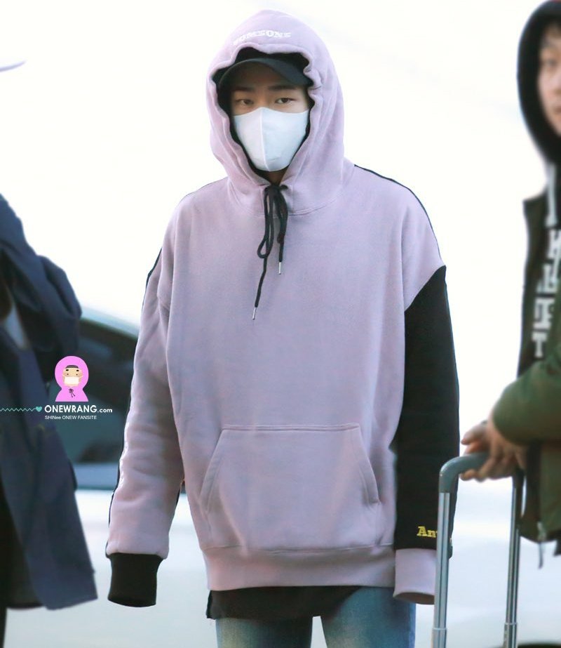 [THREAD] Onew in hoodies and sweater 