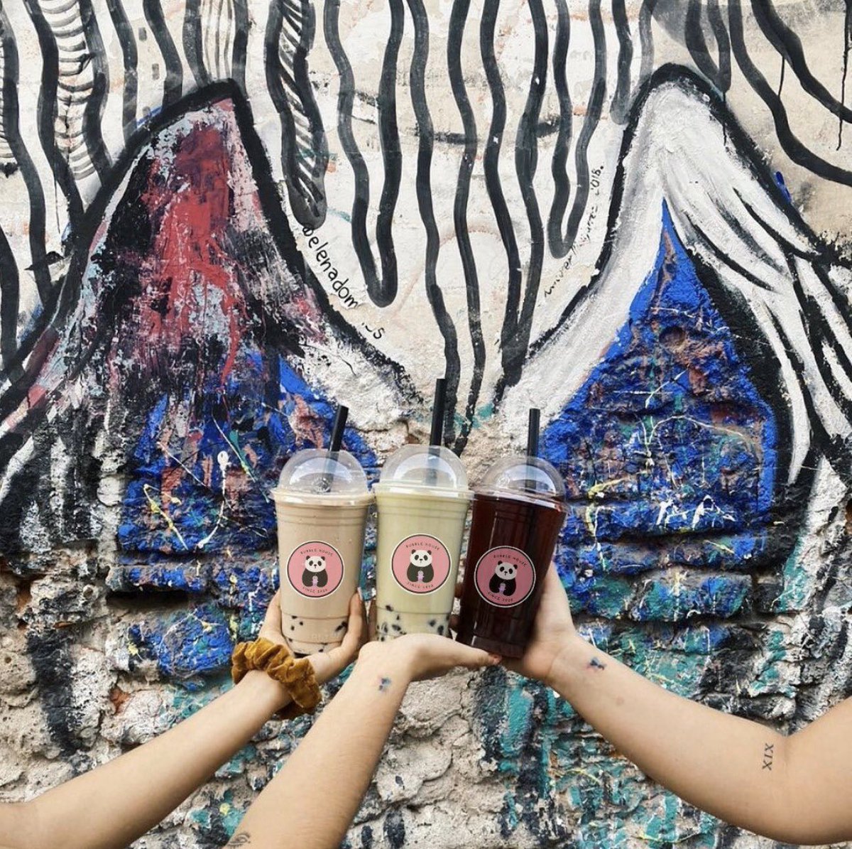 Hola amigxs! Mi mejor amiga y yo estamos emprendiendo un negocio de Bubble Tea en Mazatlán y nos hicieran un favor GIGANTE si nos ayudaran a compartir este tweet.
Anímense a ir, no es por nada pero están riquísimos🍵✨