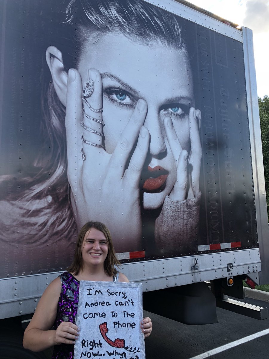 SuperSwifties13's tweet photo. I can’t believe it’s been 2 years since I last saw Taylor 😭 #reptourIndy https://t.co/kjfZ5w6zY4
