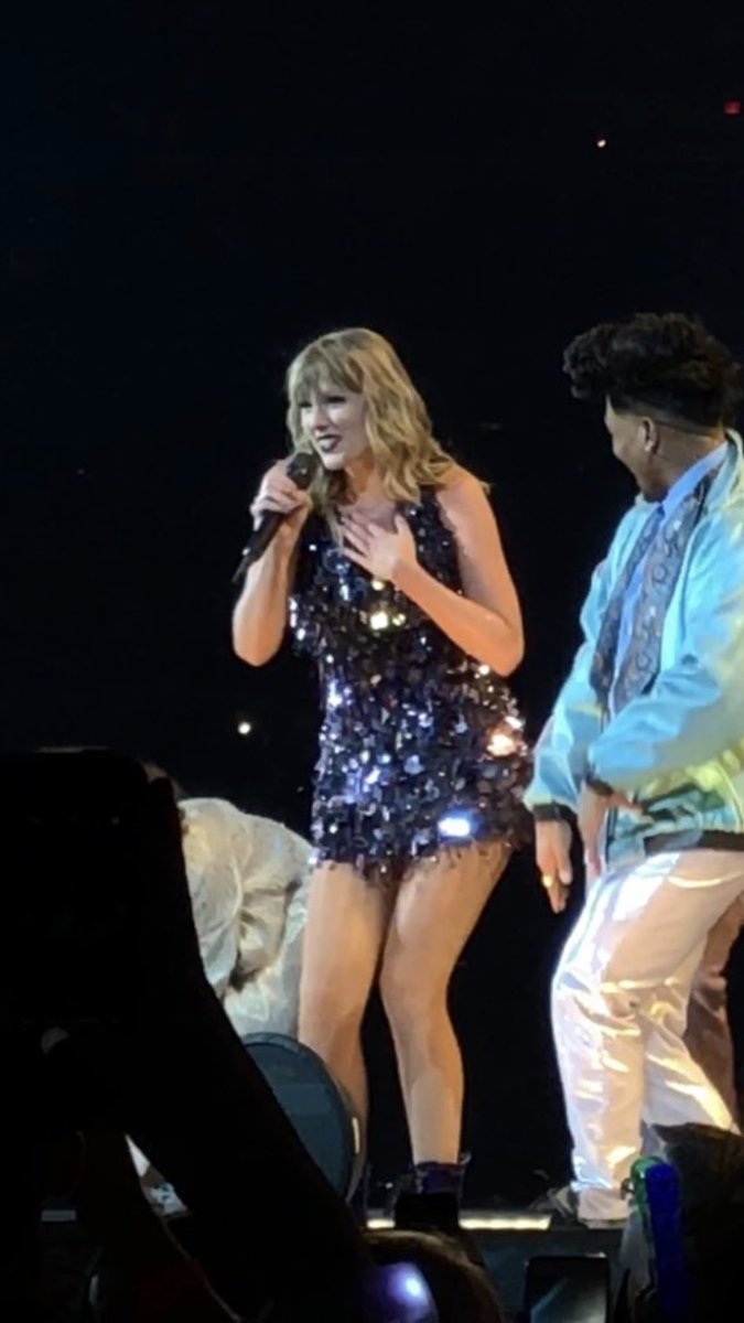 SuperSwifties13's tweet photo. I can’t believe it’s been 2 years since I last saw Taylor 😭 #reptourIndy https://t.co/kjfZ5w6zY4