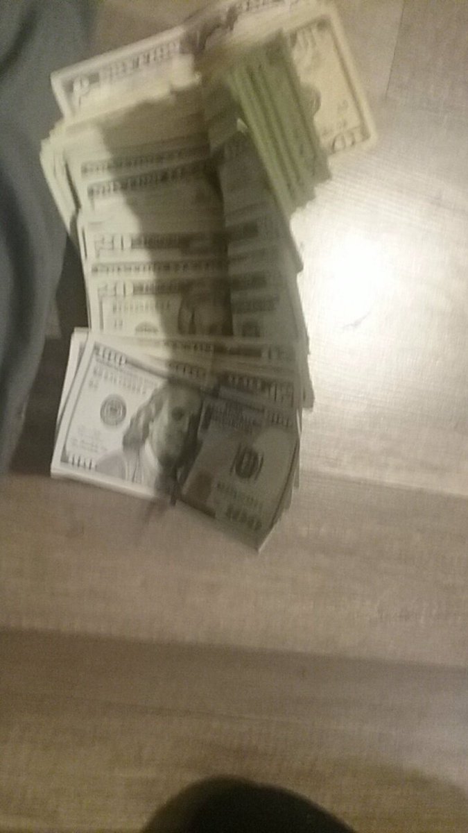 FinesseBlockCeo's tweet photo. Get up wimmie no cap if u tryna put sum moves threw dm me. Not doing nun for less than $50 https://t.co/lscQ2CZvMK