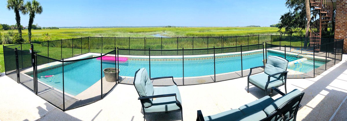 Keeping toddlers safe in coastal Georgia 🌴🌊Protect-A-Child is the right move!

Photo creds: Bo &amp; Kathy Dunn
protectachild.com/dealer/georgia…

#pool #fence #atlantapool #beautifulpool #protectachild #protectachildpoolfence #poolfence