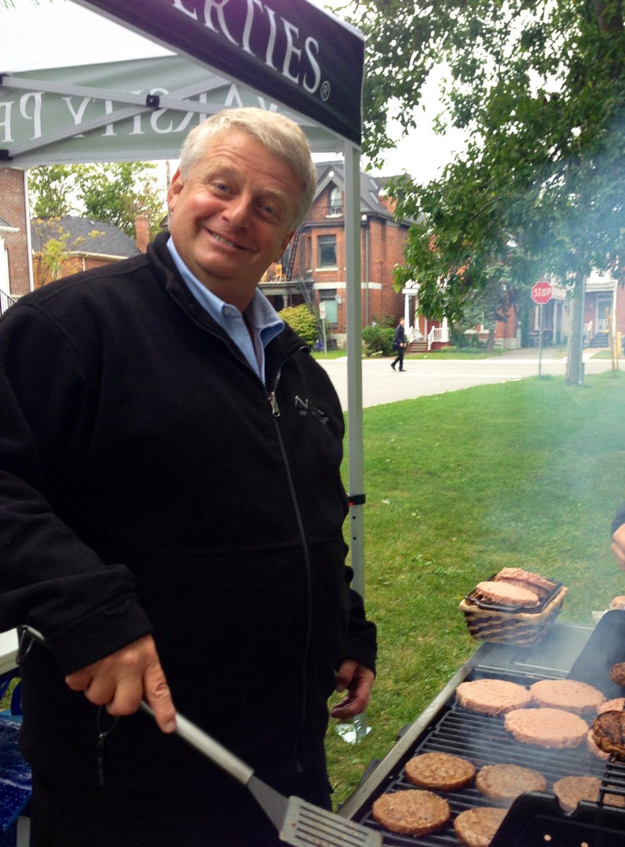 AJKeilty's tweet image. Shout out to my colleague Roger Gagnon, who is celebrating 10 years as a member of our @VarsityKingston team. Thank you, Sir! Here’s to the next decade!