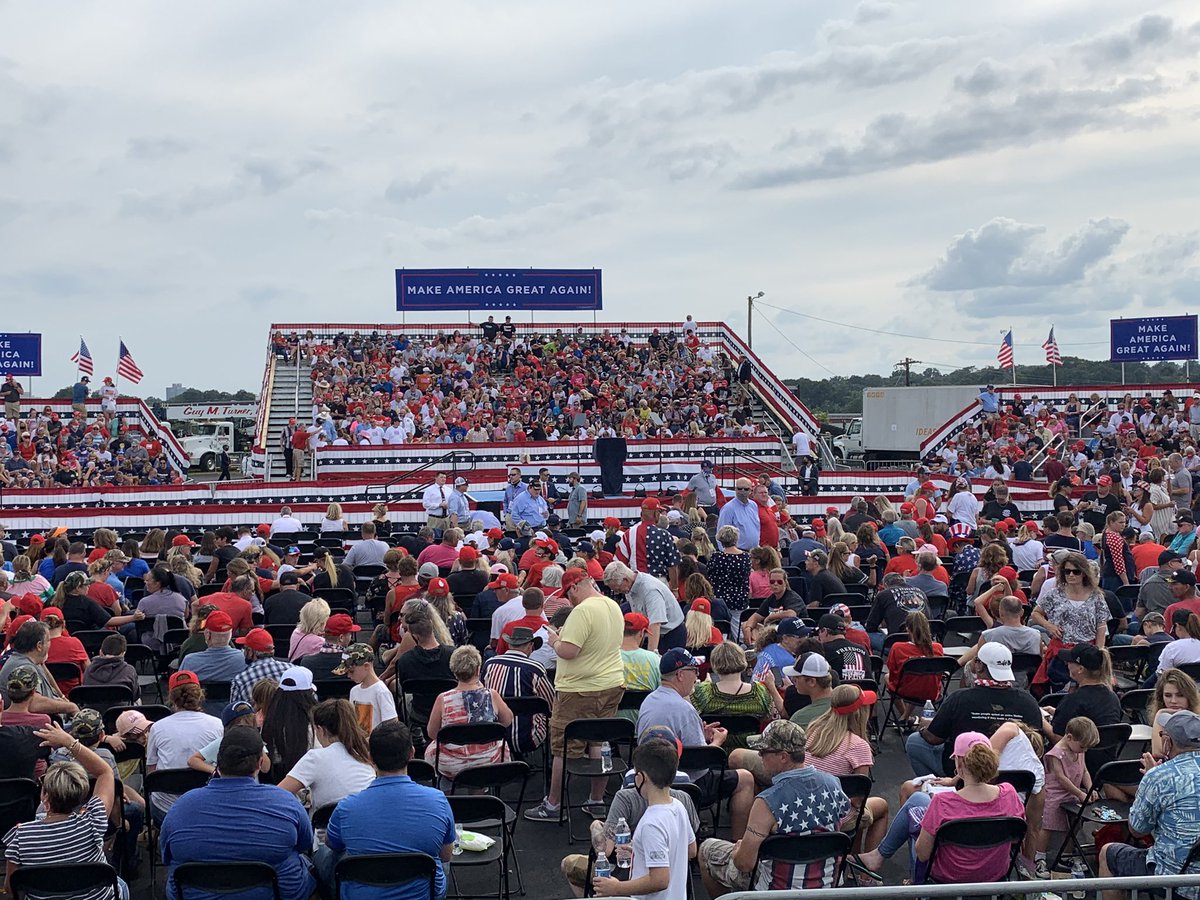 Hello from Winston-Salem, NC where hundreds await @realDonaldTrump at an outdoor rally. Attendees have their temperature checked as they arrive, & signs encourage mask-wearing. I’d say ~10% are wearing masks. No distancing to speak of. Outdoor events in NC are capped at 50 people