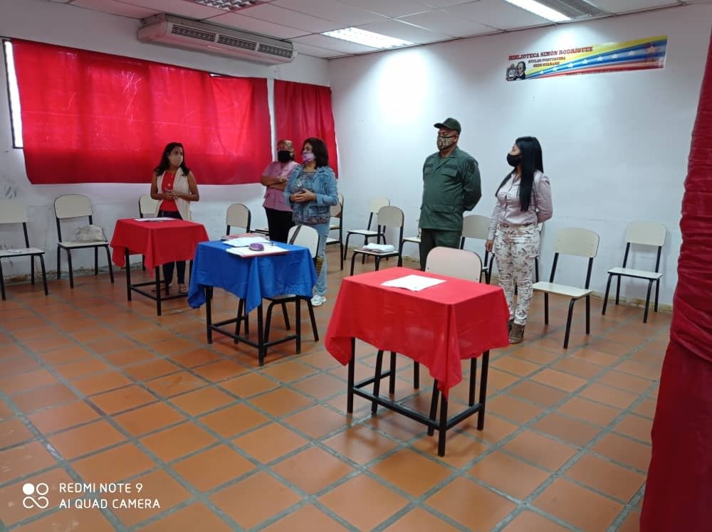 Unefa_Portugues's tweet photo. #08SEP2020 Con la anuencia del Cnel. Iván Gómez, Decano de @Unefa_VEN #NucleoPortuguesa, Jefa Gestión Educativa MSc Marbelys Rivero y Coord de Carrera Esp Aneida Avila, se inician Defensa de Pasantías Comunitarias, por parte estudiantes TSU en enfermería @SalaUnefa @angiolillofp https://t.co/gQ60dE9LJ3