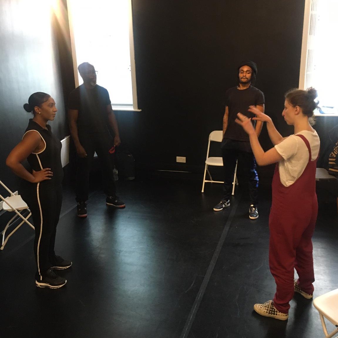 ExchangeTrap's tweet photo. So happy that our studio is used as it should be! Today we welcome @InterTheatre getting ready for new youth #workshops #RehearsalSpace #LondonBridge #SafeSpace https://t.co/3R0FZmbUU9