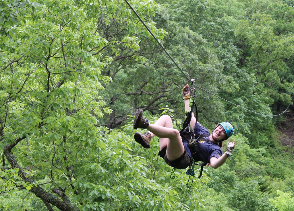 OOOOooOOOoooo Where did that cool breeze come from??🌬️🍃 🍂 
.
Guess that means it's time for some  'ZIP INTO FALL'  savings!
Use promo code: FALL15 when booking to save an additional 15% off