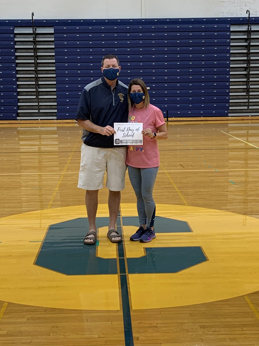 LambertGoWolves's tweet image. CJHS Phys Ed crew ready! #WeAreClarkston @LearnAtCCS