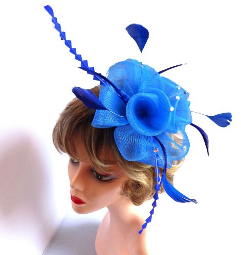 Gregory_Gifts's tweet photo. Wonderful selection of #wedding fascinators https://t.co/cgmg3qaOFv #weddingday #WEDDINGPHOTOGRAPHY #motherofthebride #weddingguest #millinery #Stunning #featherplanet https://t.co/LELQCk3nrD