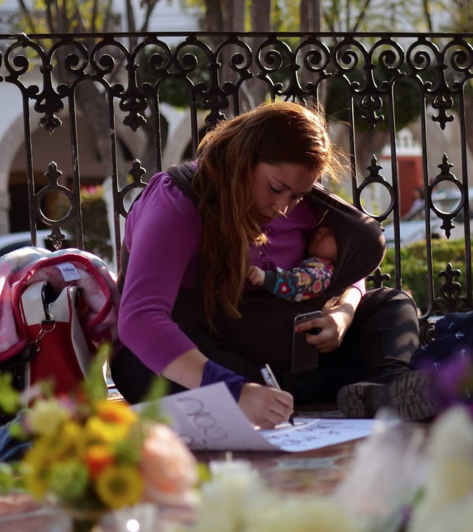 Leslie Saucillo, fotógrafa.Siempre cercana, Leslie retrata la realidad que se vive en el movimiento siempre transparente.IG:  https://www.instagram.com/p/B9cei5rBhW5/&nbsp;