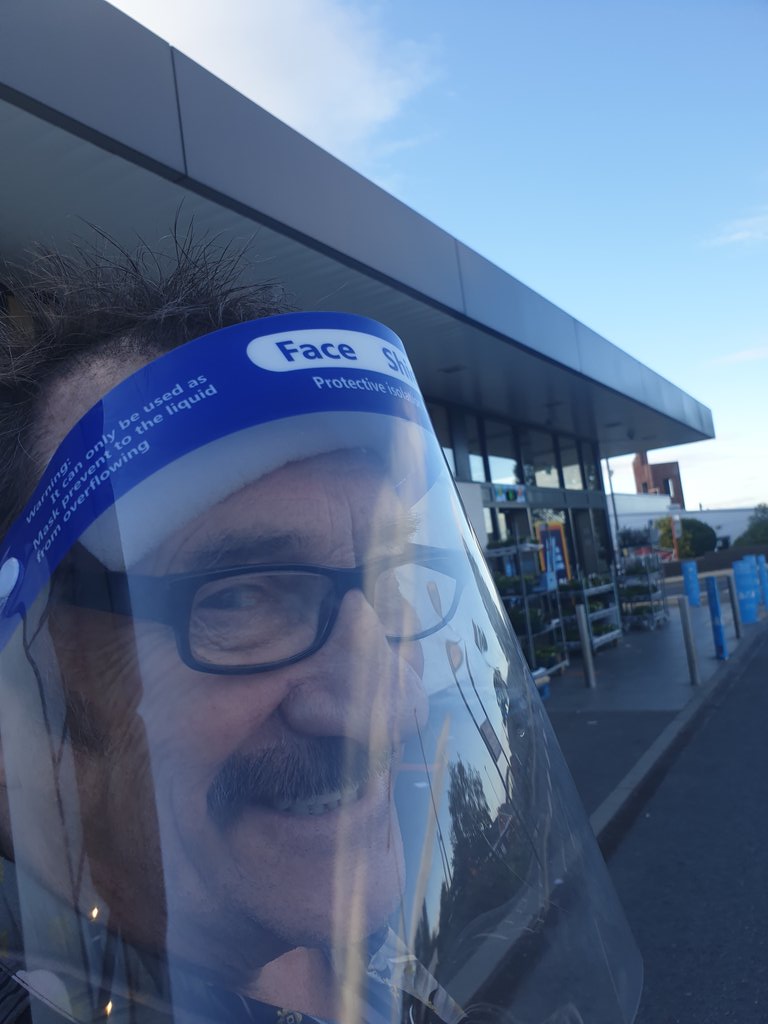 PaulChuckle2's tweet photo. #SafetyFirst @AldiUK 😷 https://t.co/y8qPpuI8T0