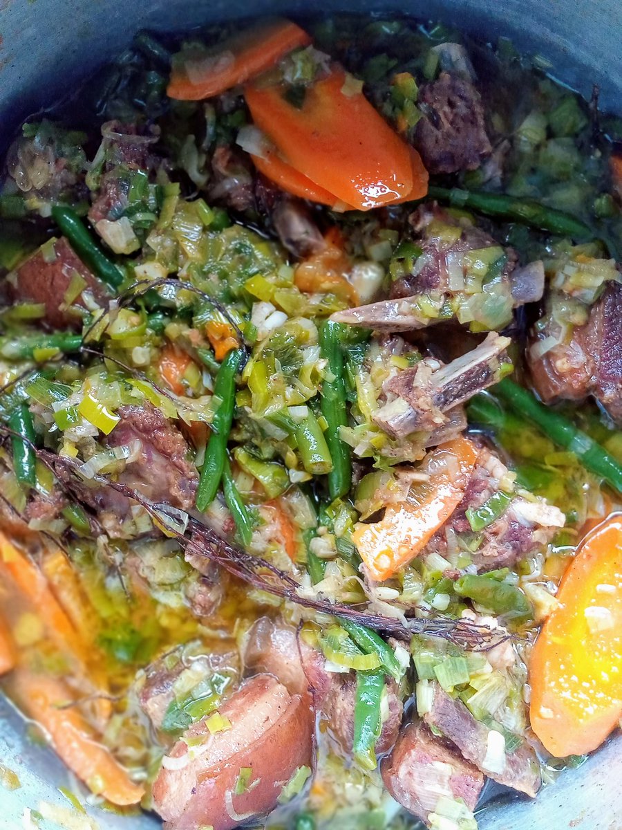 The__HOTH's tweet photo. Un petit rôti de travers aux cives
📱: +237_697_066_834
📍: Douala_Nkongmondo
#food237
#Cooking_by_hoth
#Cameroon
#TT237 https://t.co/nZDifU3bAb