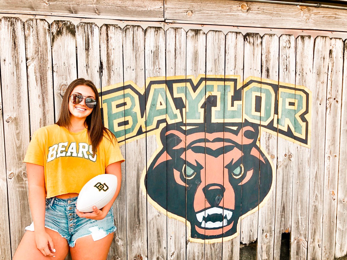 barefootwaco's tweet photo. itβs GAME WEEK in the 254!! Where is everyone watching the game this weekend?? weβre open 8-8 Saturday so stop by and get outfitted in all your Baylor gear! π€©π #shopbarefoot #baylor #sicem #siclatech https://t.co/cajQCDWxzc