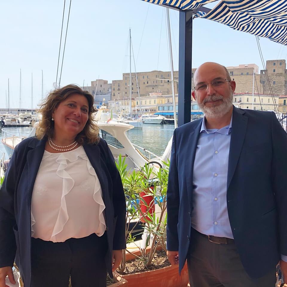 Oggi abbiamo presentato il programma del Movimento 5 Stelle per la Campania insieme a <a href="/vitocrimi/">Vito Crimi</a>. Voglio farvi una promessa... continua >>> facebook.com/28409264175177…