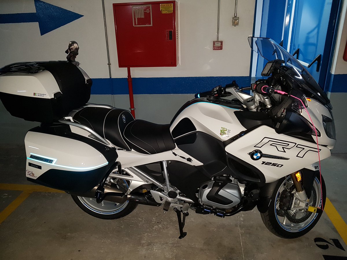 #RT1250LC

#tapiceriadelamoto #lolopamanes #asientosmoto #motos
#diseñarmotos #moteros #mototravellers #advriders
#ktmriders #adventurebikerider #adventurebike
#enduro #calefaccionasientomoto #mototurismo #motoviajeros #bmwadventure #bmwmotorrad #mototouring #bmwmotorrad #moto