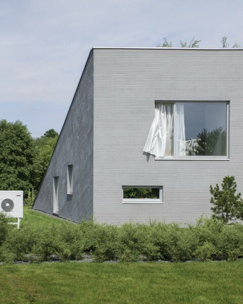 afasiaarq's tweet photo. #AFTER PARTY https://t.co/ueQdQOijG0 | posted by afasia | daily entries on contemporary art and architecture

HOUSE AND THE RIVER . Panevezys AFTER PARTY . photos: © Giedrius Mamavičius The site for the house is located in the suburban area in Lithuania. Bordering a local road … https://t.co/3UUXzOmwML