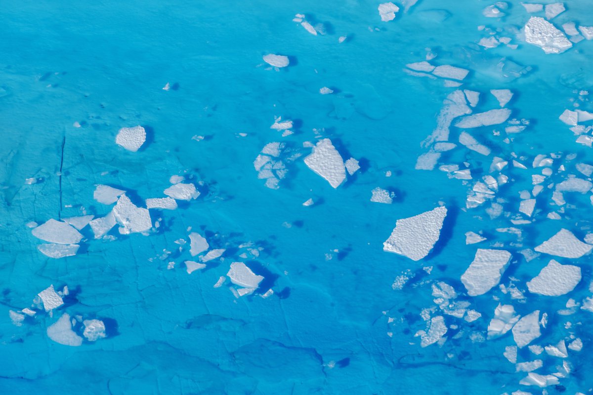 ajplus's tweet photo. Humanity is "doomed" if world powers don't push for a green future, warns the UN chief.
@antonioguterres is calling on nations to:
◾️end fossil fuel subsidies
◾️launch massive investments in renewable energy
◾️commit to "carbon neutrality" by 2050 https://t.co/XbpmSseugj