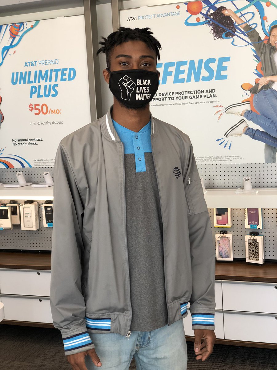 Xavier starting Chevy Chase with an ATT TV!!! Great work sir!!!! <a href="/jillmill321/">Jillian Miller</a> <a href="/dreamteam_Ahmed/">Furqan Ahmed</a> <a href="/Jontaviusb34/">Jontavius</a> <a href="/404girl/">Betsy Francis</a> 💯💯🤙🏽🤟🏽💯💯🔥🔥🔥