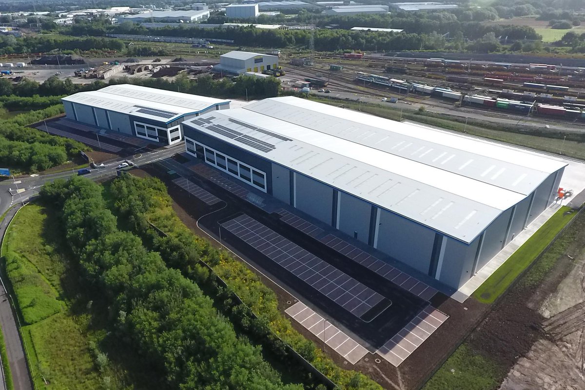 PLP lets first phase of Crewe logistics development to Brightstar twib.in/l/M8KjRxB44ay7 via @pwnews #Sheds
